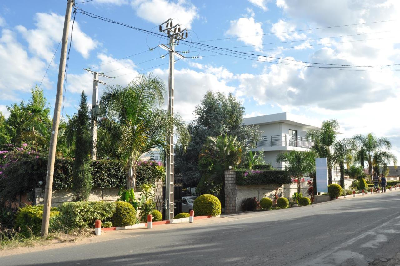 Hotel Sky Blue Mada Alasora Екстериор снимка