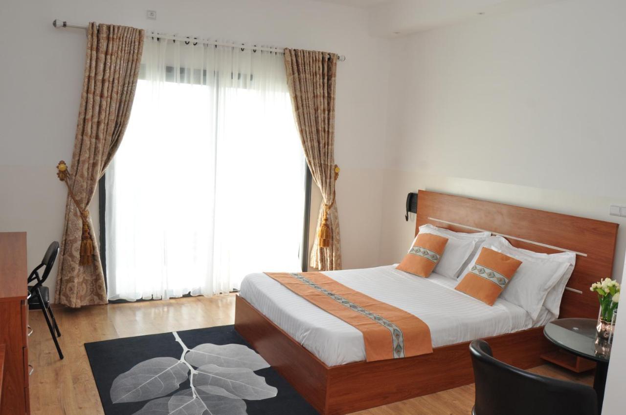 Hotel Sky Blue Mada Alasora Екстериор снимка