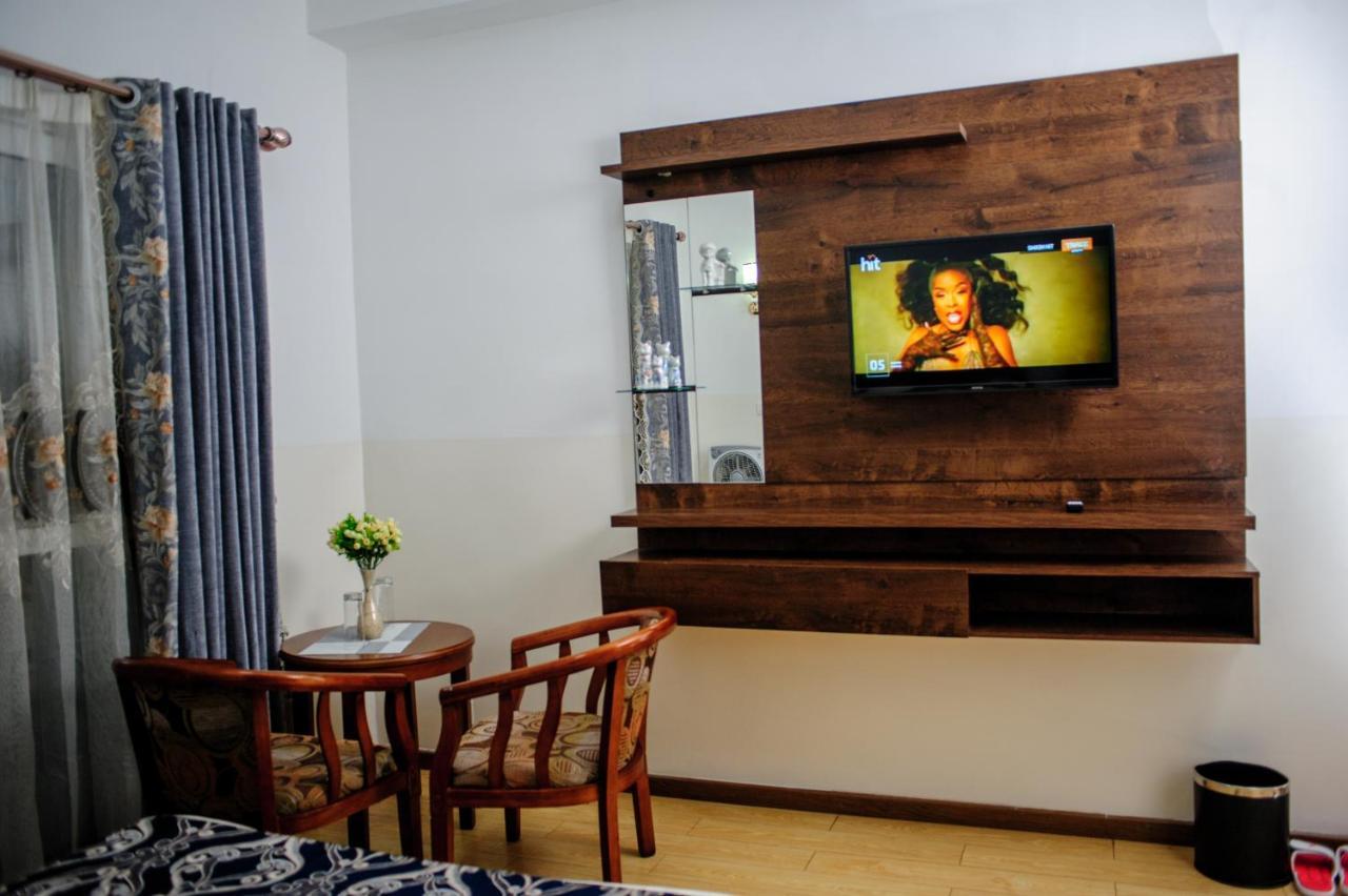 Hotel Sky Blue Mada Alasora Екстериор снимка