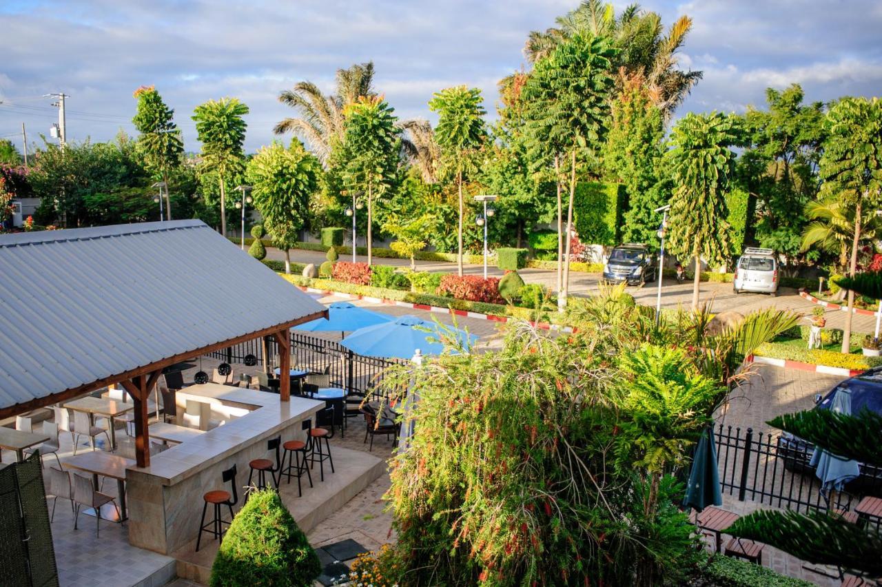 Hotel Sky Blue Mada Alasora Екстериор снимка