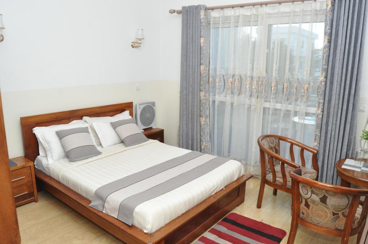 Hotel Sky Blue Mada Alasora Екстериор снимка