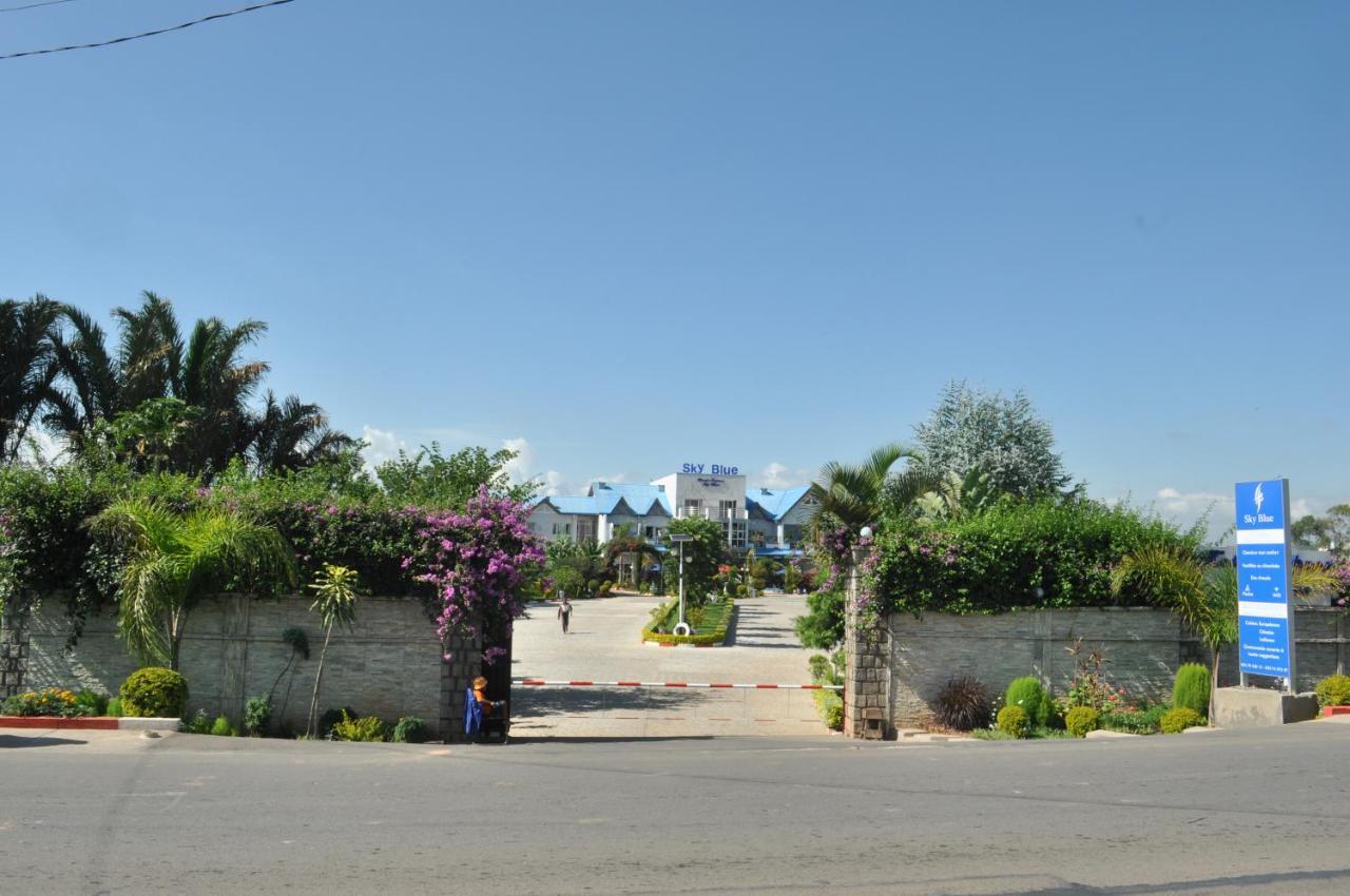 Hotel Sky Blue Mada Alasora Екстериор снимка